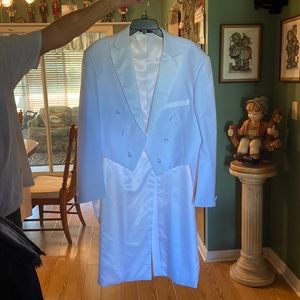 Men's White Tuxedo/Tails and pants. Size L 44 jacket 38x 32 pants. Gently used.